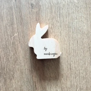Conejito de madera decoración